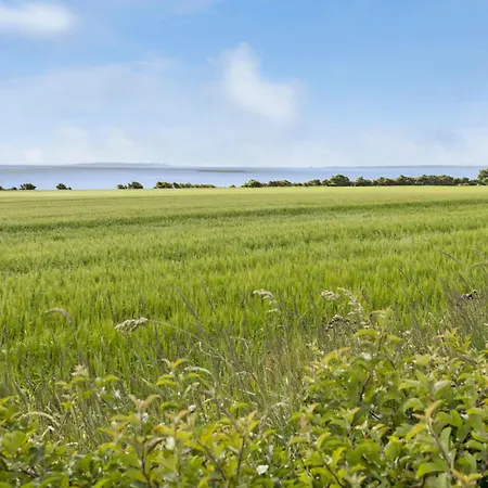 Amazing In Veslos With Wifi Hébergement de vacances