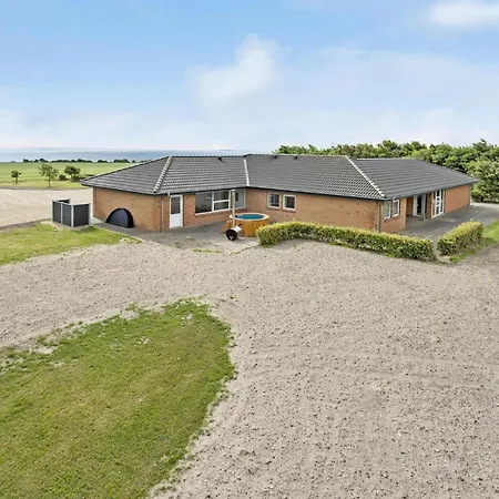 Prázdninový dům Amazing In Veslos With Wifi